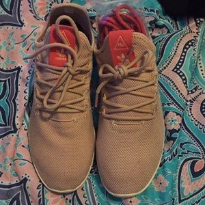 Pw tennis hu w Pharrell williams